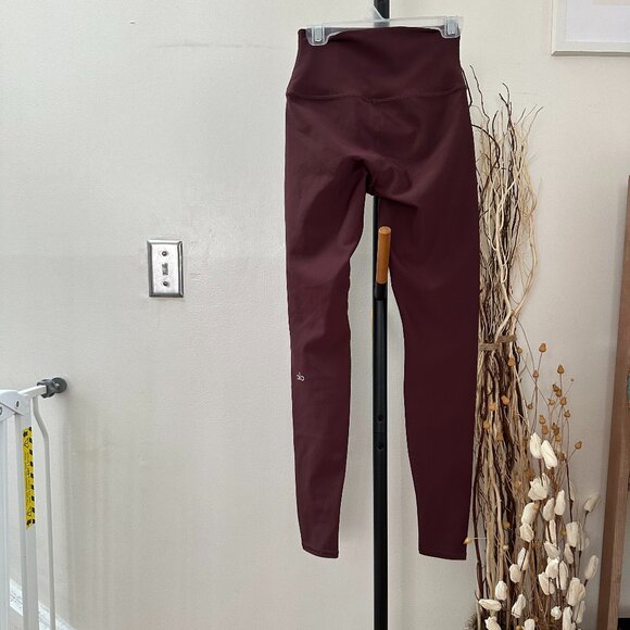 ALO RARE -Discontinued High-Waist Airlift Legging - Cherry Cola sz XS EUC - Picture 2 of 7